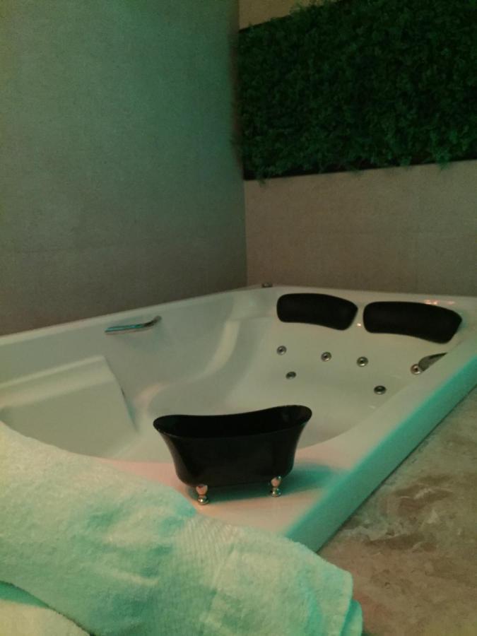 Imperium Inn Motel (Adults Only) Nova Ponte Екстериор снимка